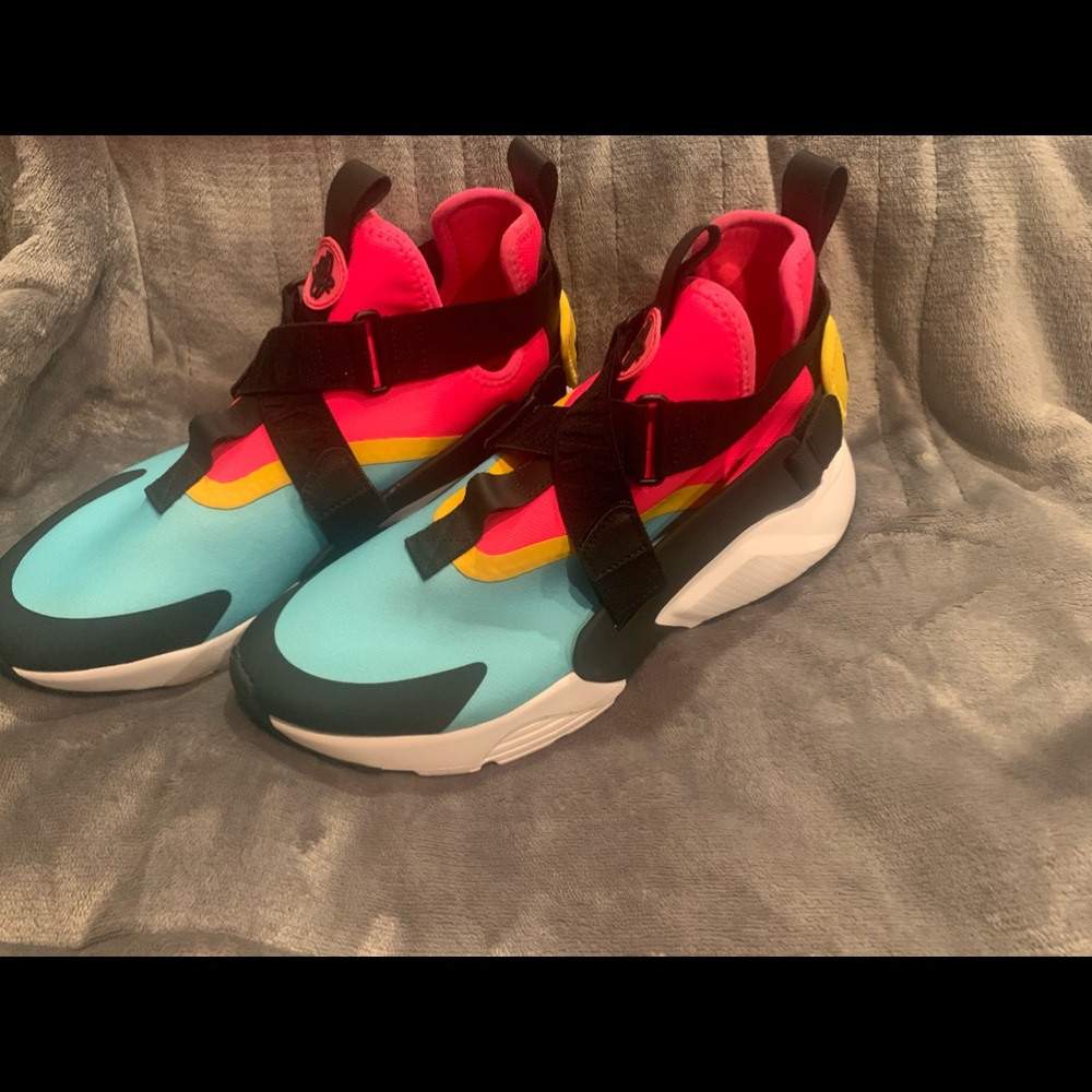 Nike Air Huaraches City